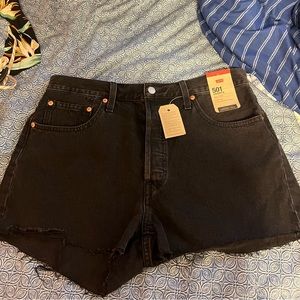 Levi Jean shorts size 32